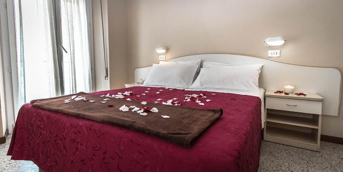 Hotel London Cattolica Eksteriør bilde