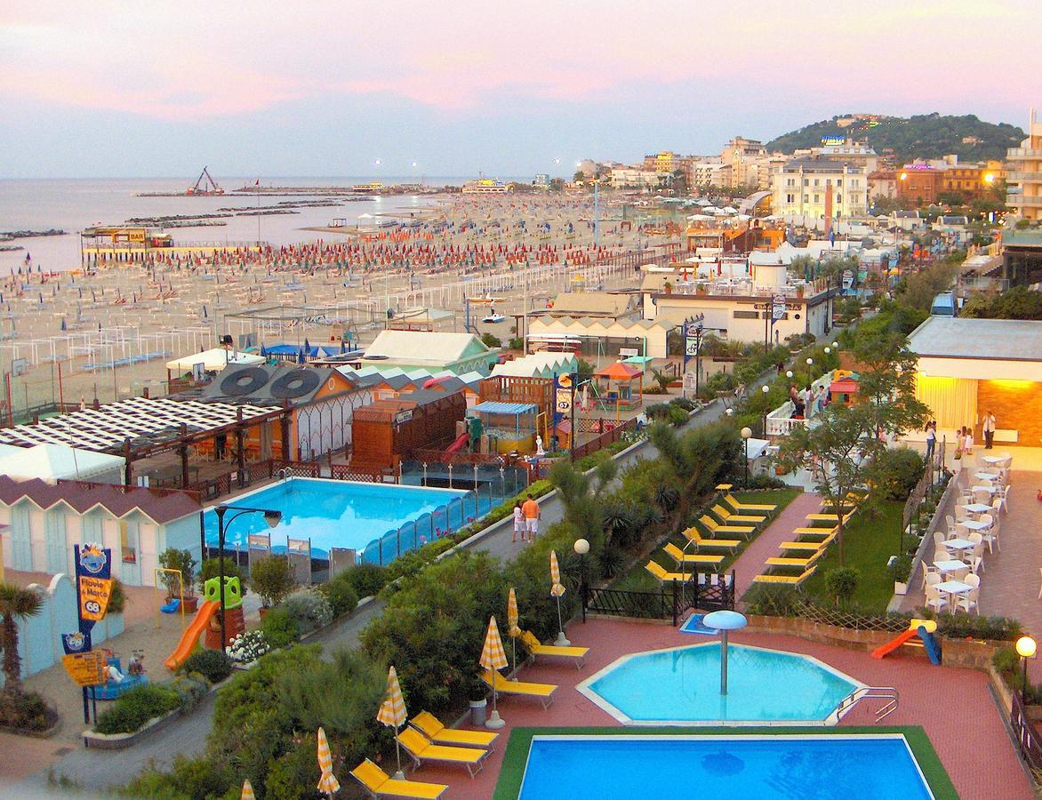 Hotel London Cattolica Eksteriør bilde